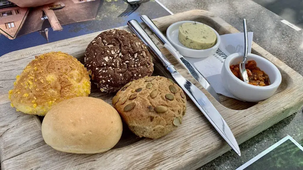 Jobelle Myx_Brasserie De Hofvlietvilla_Zwolle_review