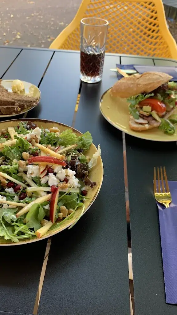 Lunchroom ASVZ restaurant in Hardinxveld-Giessendam