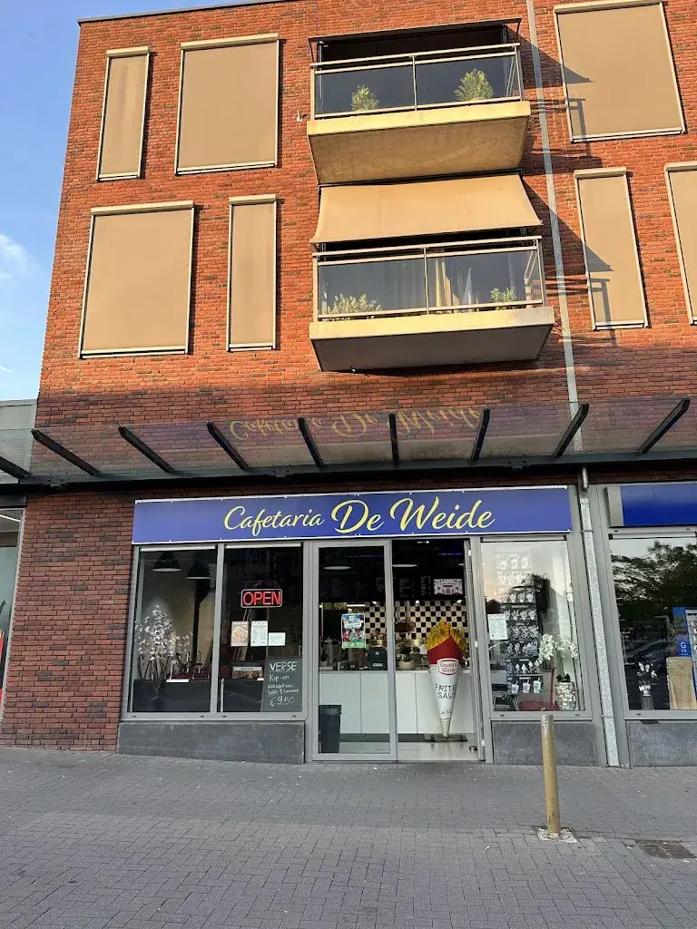 Cafetaria De Weide restaurant in Hardinxveld-Giessendam