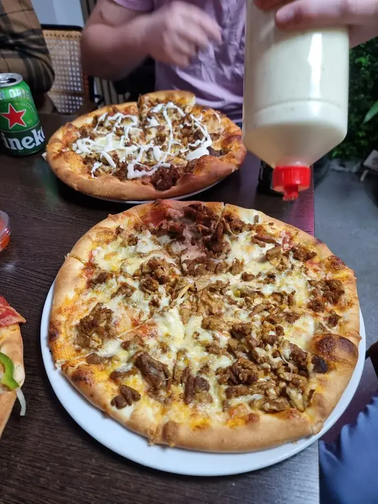 Pizzeria Merwede restaurant in Hardinxveld-Giessendam