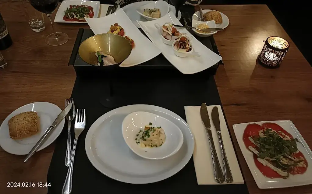 H. van Dongen_Restaurantje aan de Rijn_Bodegraven_review