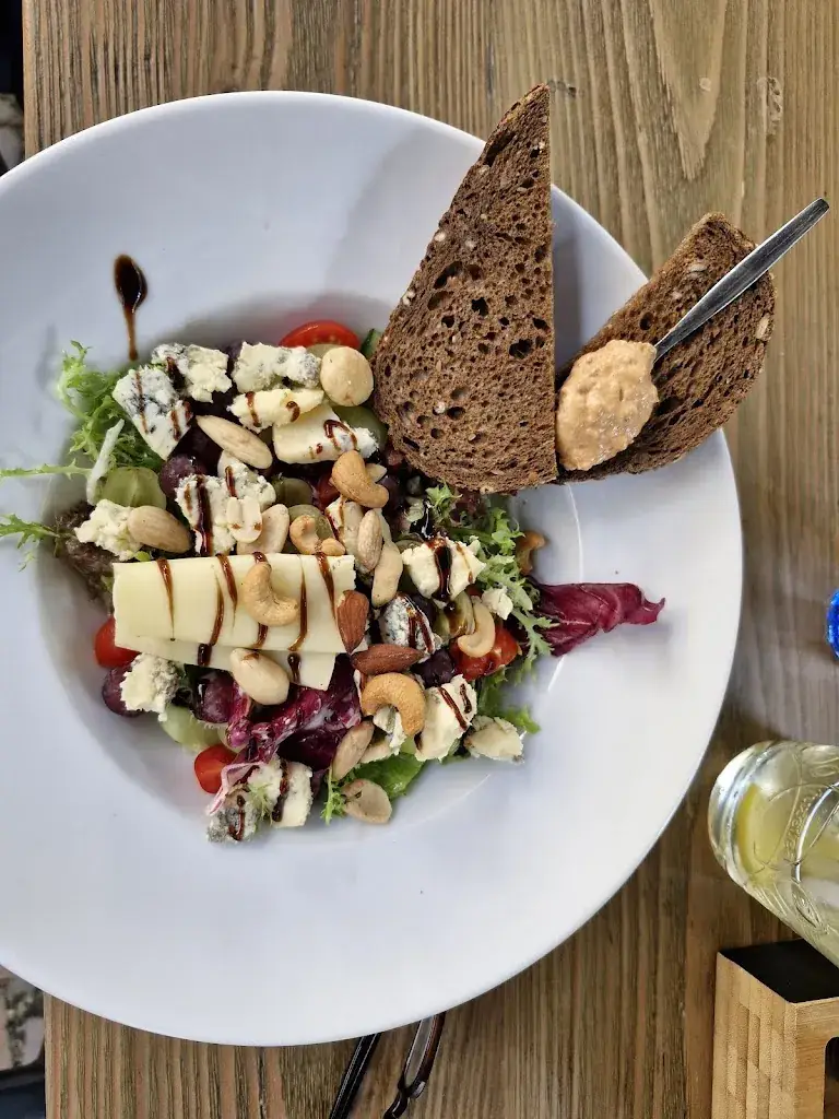 Caro Blaauw_In het Bonte Varken_Bodegraven_review