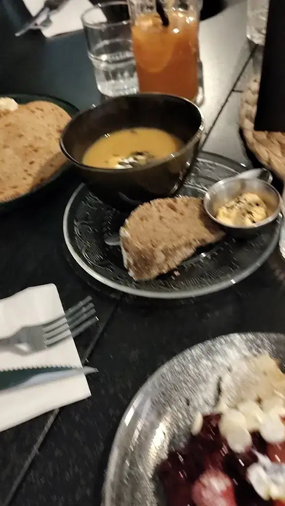 NON Bar_Lier_slider_image_2