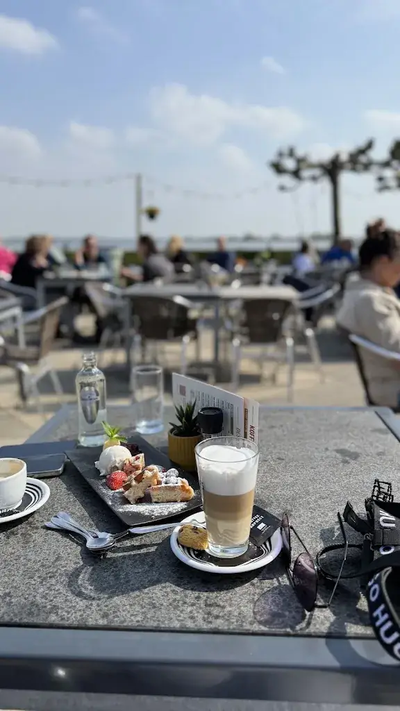 ANASTASIA MOLCHANOVA_Restaurant Paviljoen Reeuwijkse Hout_Reeuwijk_review