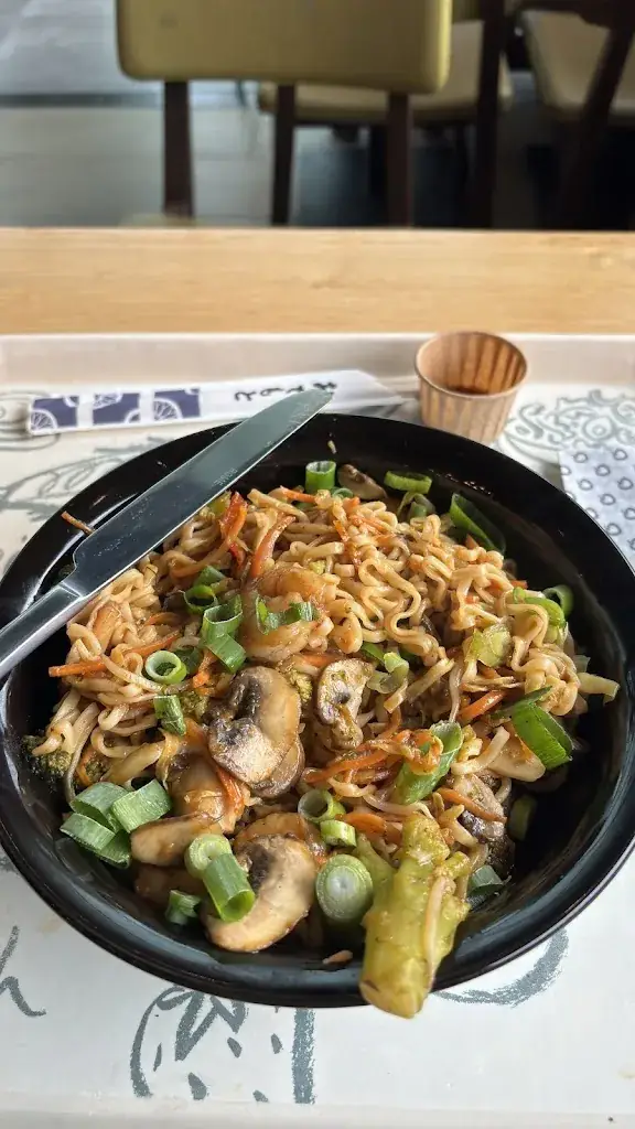 Belkoubbi Meryem_La Place_Bodegraven_review