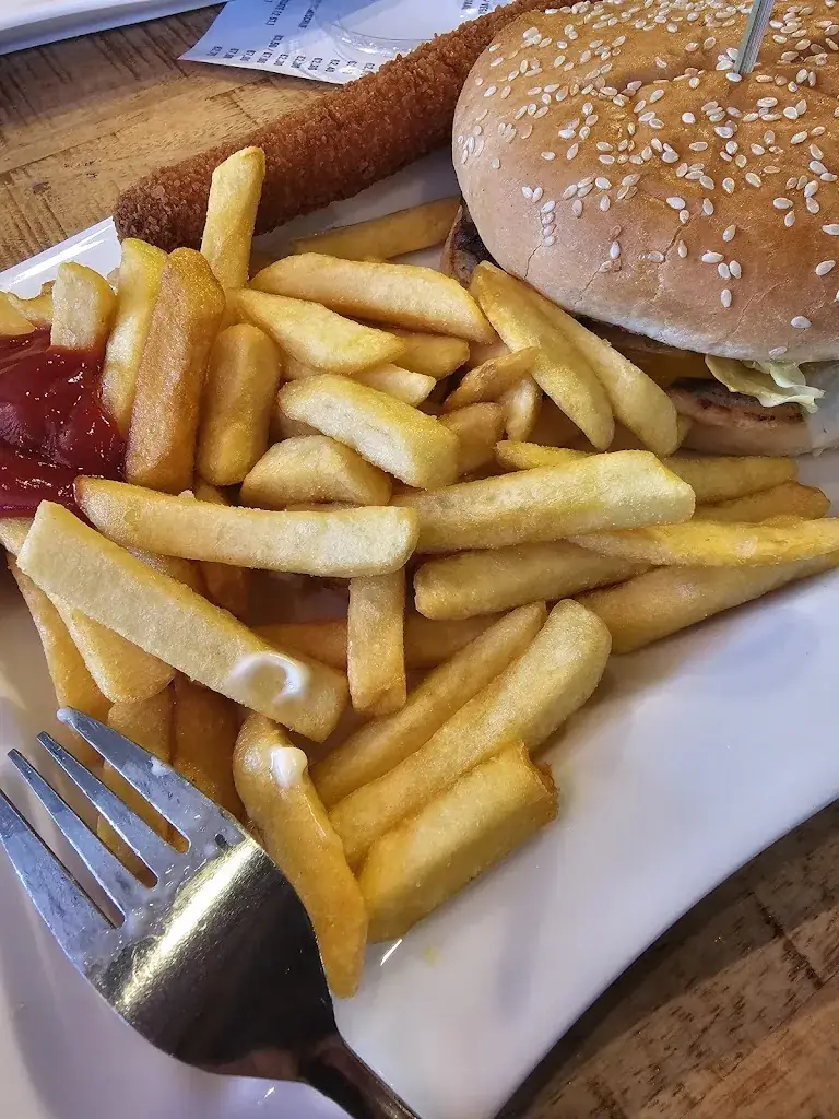 Lana Bani AL-Marjeh_Brenda's Burgers BV_Zee_review