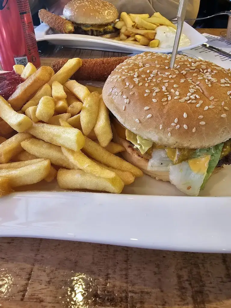 Brenda's Burgers BV_Zee_slider_image_2