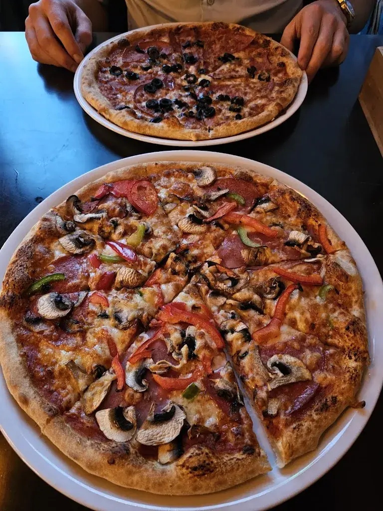 Pizzeria Trattoria Napoli_Brielle_slider_image_2