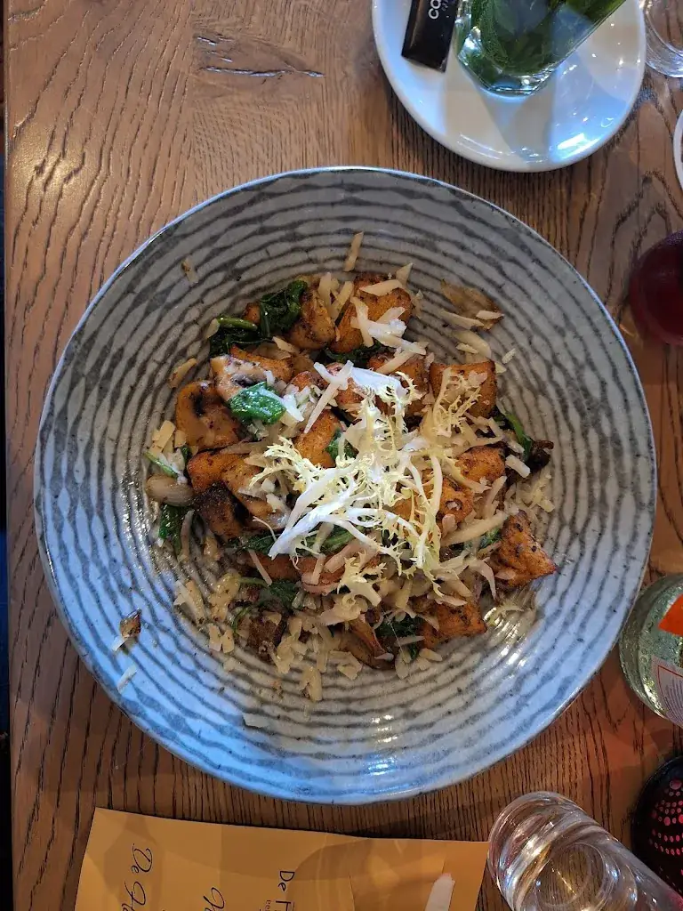 Roos 't Hart_De Hoofdwacht_Brielle_review