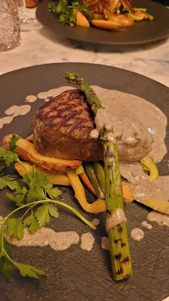 Manmohit_Mister Mario_Haag_review