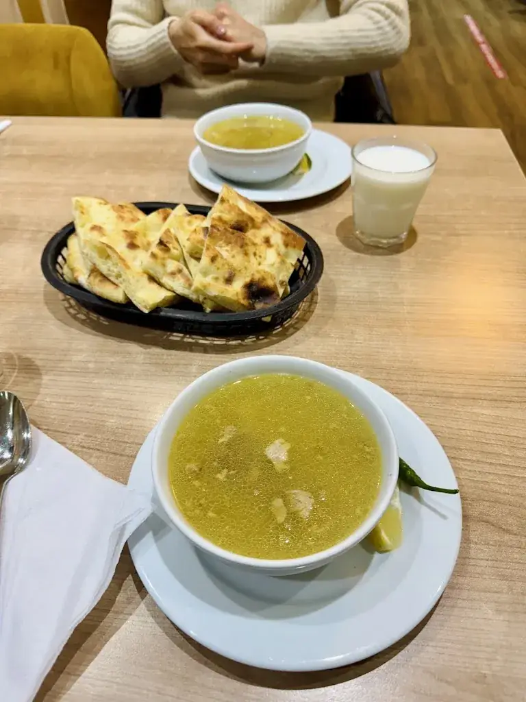 Y Zou_Cafe Baskent_Rotterdam_review