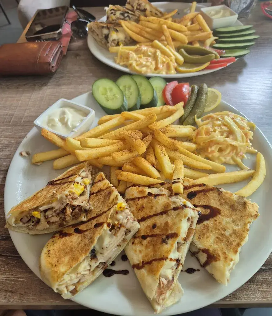 Khaled A_Taibah Restaurant & Catering | مطعم طيبة_Rotterdam_reseña