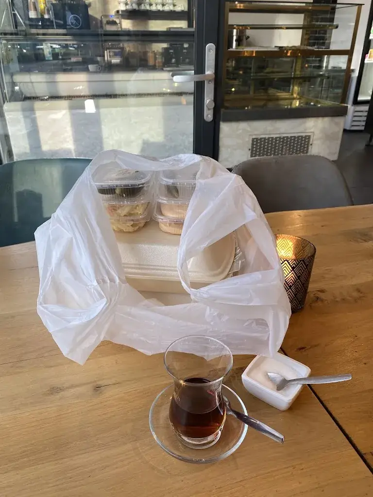 Domenico Mannino_Taibah Restaurant & Catering | مطعم طيبة_Rotterdam_reseña