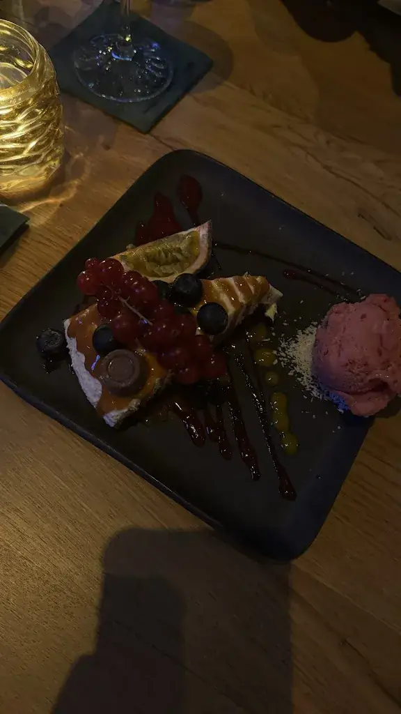 Ziba Kashefi_BY AMI Rotterdam_Rotterdam_recensione