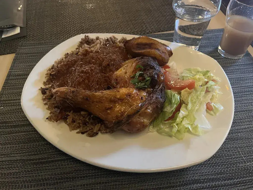 MacDara Roche_Mama Essi African restaurant_Rotterdam_review