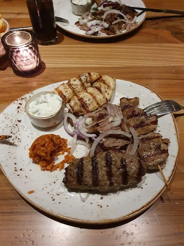 Renaro Santos_Irodion Grieks Restaurant_IJssel_Bewertung