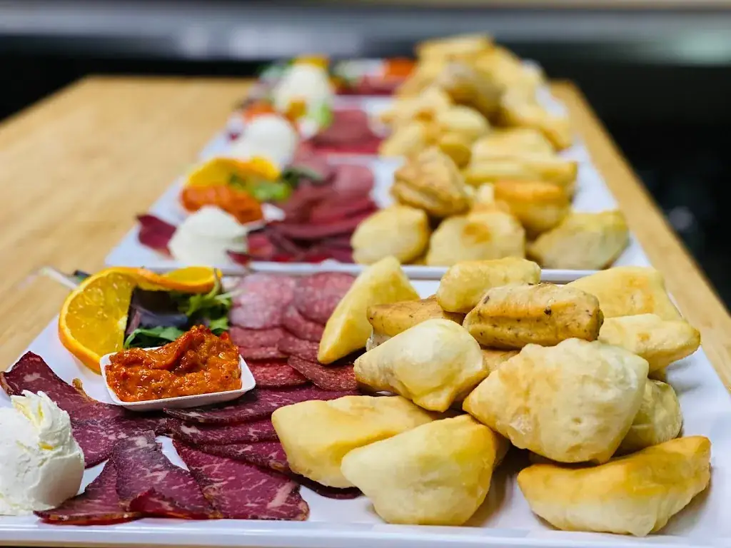 Balkan Eetcafe Sarajevo_Burgum_slider_image_3