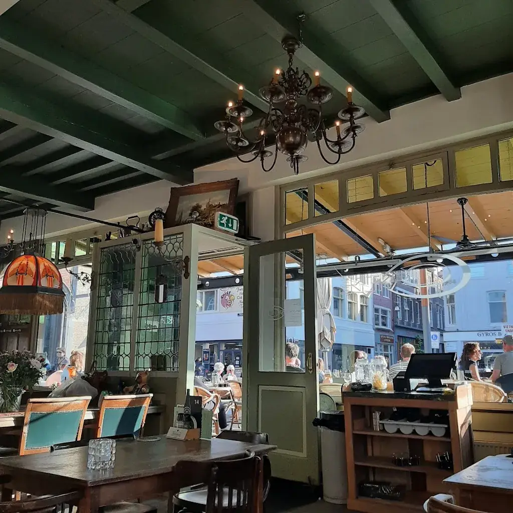 Daria Ligostaeva_Centre Ville Dordrecht_Dordrecht_review