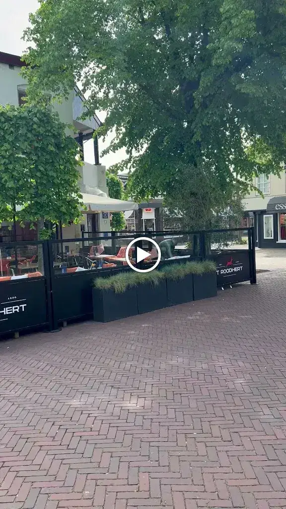 Eetcafé 't Roodhert restaurante en Burgum