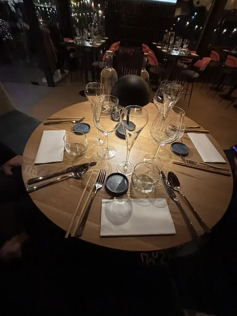 Linda van Leeuwen_Yosi Burgum_Burgum_review