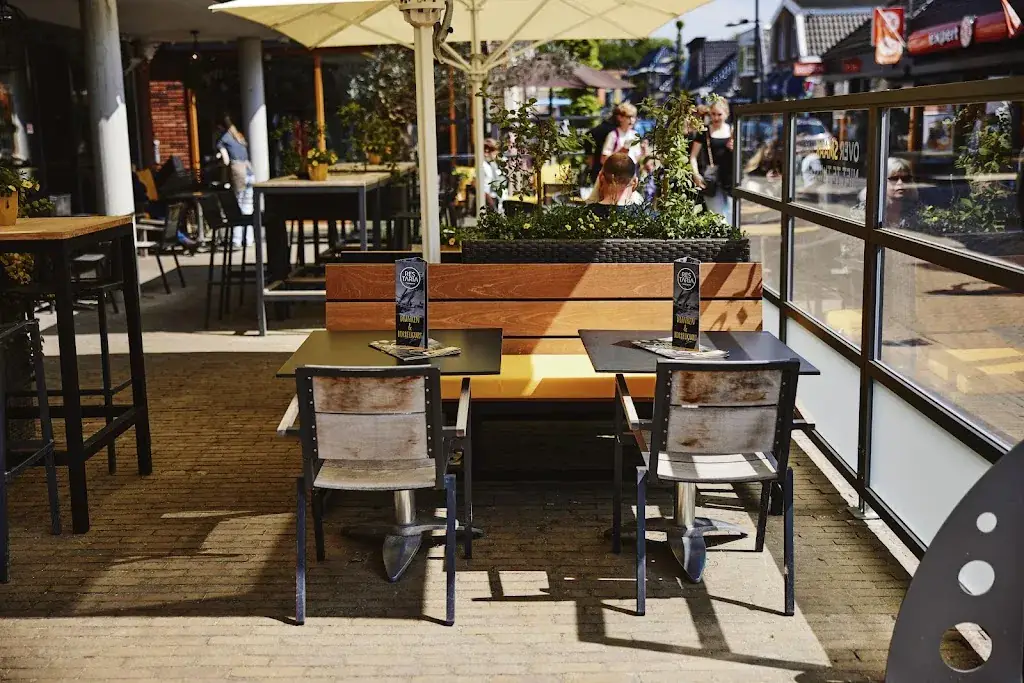 Restaria 't Luifeltje restaurant in Burgum