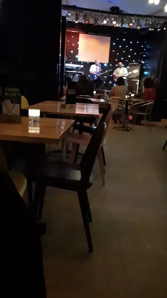 Oliveira's_Rotterdam_slider_image_2