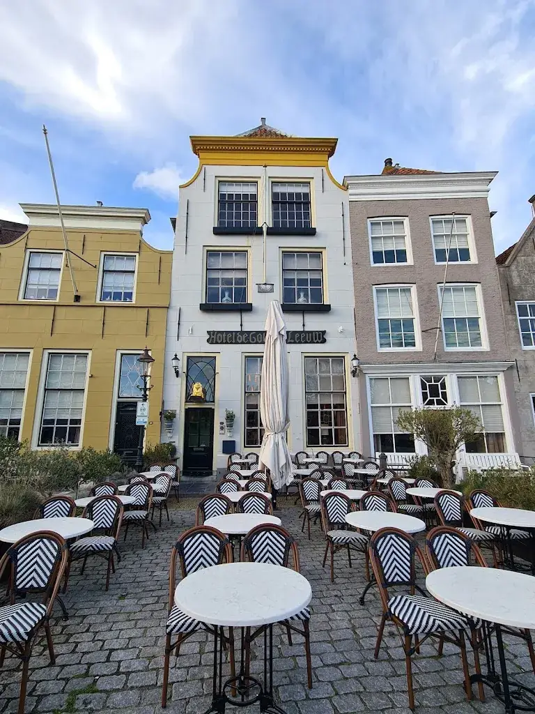 Bar Bistro De Gouden Leeuw restaurante en Goedereede