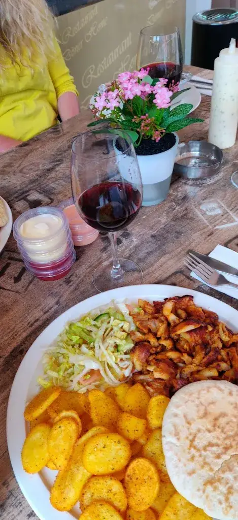 Menu_Döner Home Burgum | Grillroom • Pizzeria 𝘌𝘴𝘵. 𝟤𝟢𝟣𝟧_Burgum_image_8