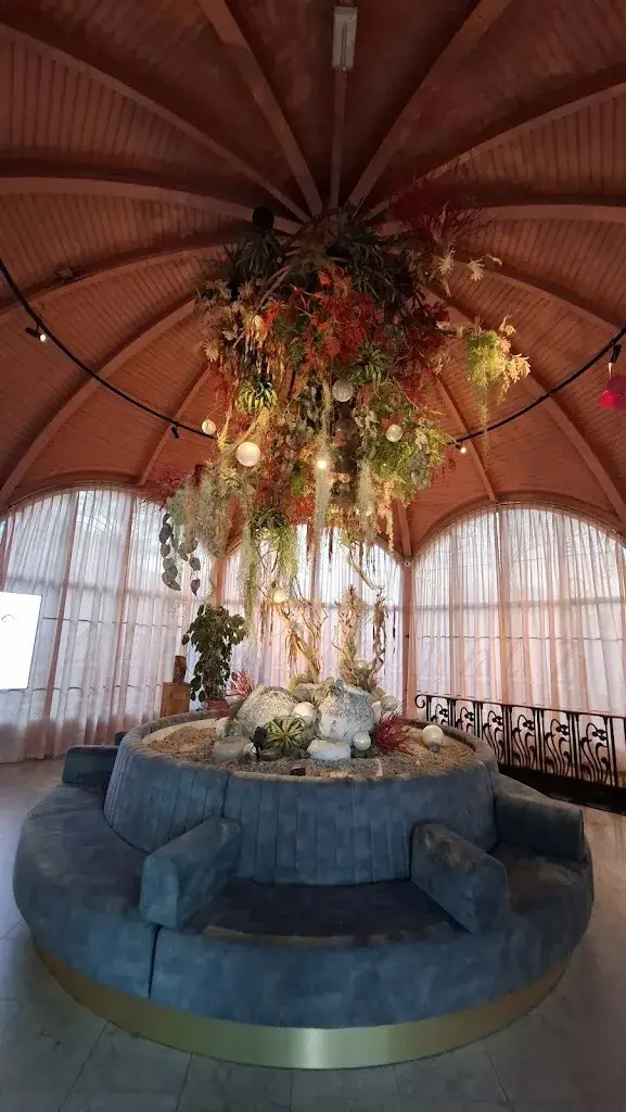 Aom Yampol_Zalmhuis_IJssel_review