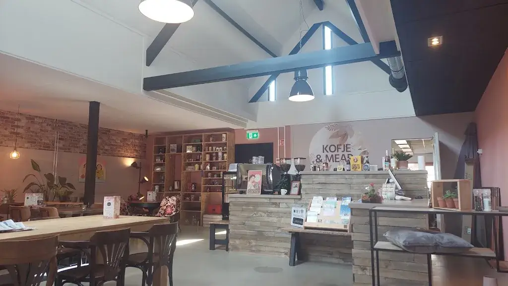 Janet K_Kofje & Mear_Burgum_avis