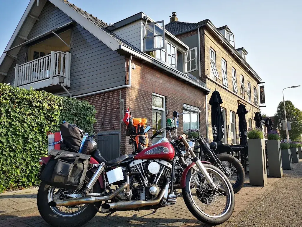 Geir R._Hotel Over De Brug_Haastrecht_reseña