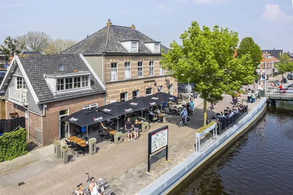 Hotel Over De Brug restaurant in Haastrecht