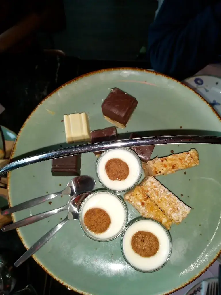 Menu_Eeterij Tapperij 't Ambacht_Hendrik-Ido-Ambacht_image_5