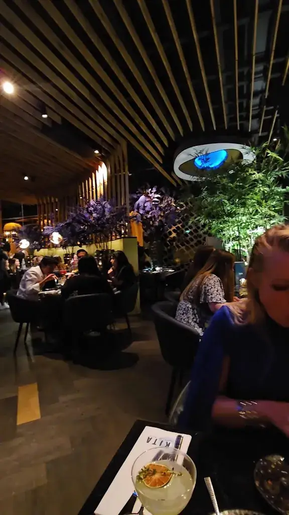 Restaurant KITA_Hendrik-Ido-Ambacht_slider_image_2