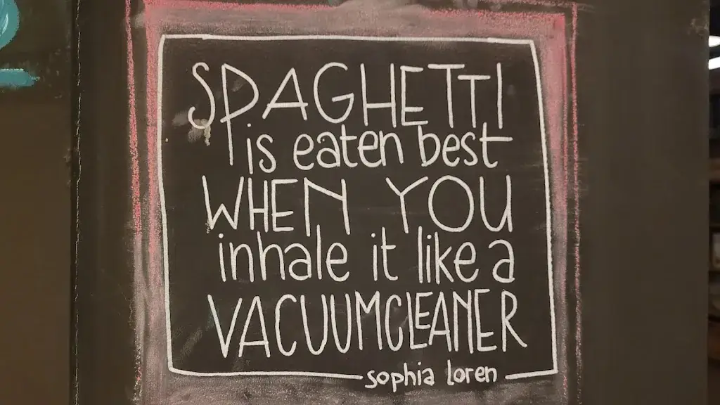 Rukmini Mitra_Happy Italy Hendrik-Ido-Ambacht_Hendrik-Ido-Ambacht_review