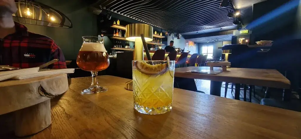 Laura Dekker_De Keizer Restobar_Honselersdijk_review