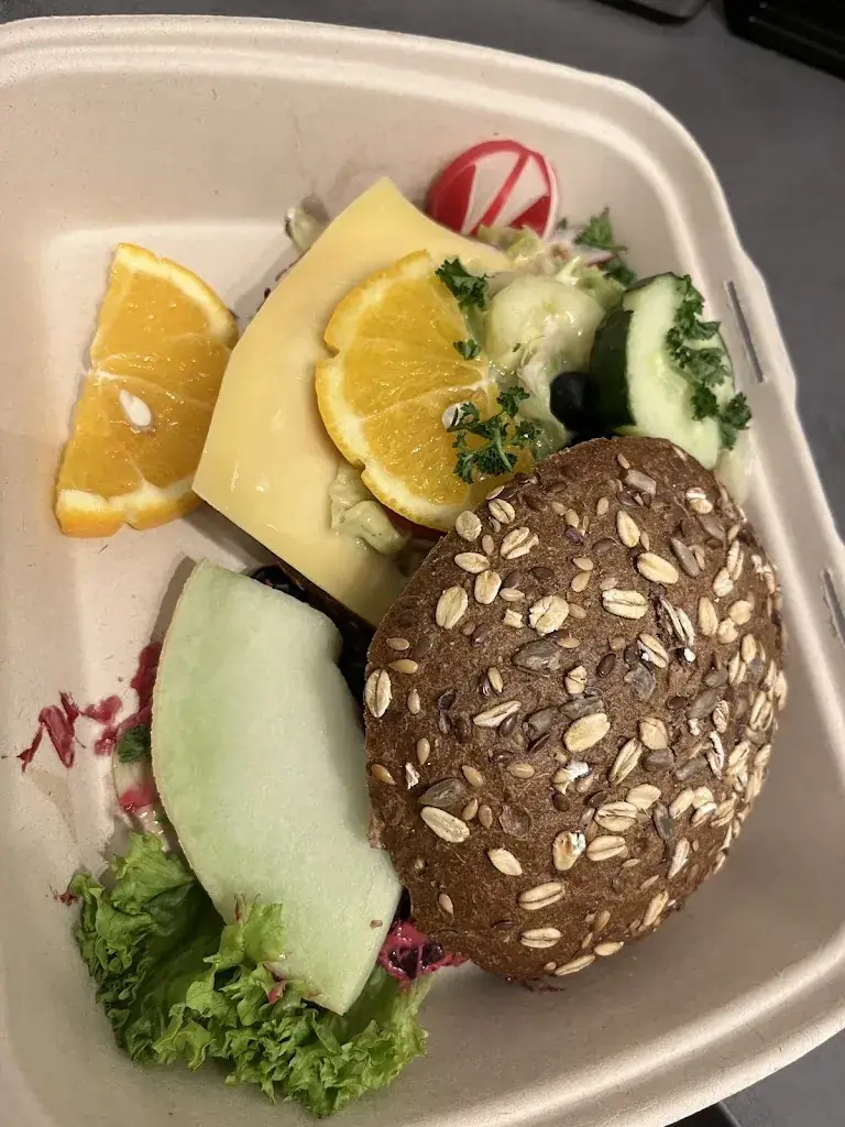 Nadine Huisjes_eethuis Stap es in_Donkerbroek_review