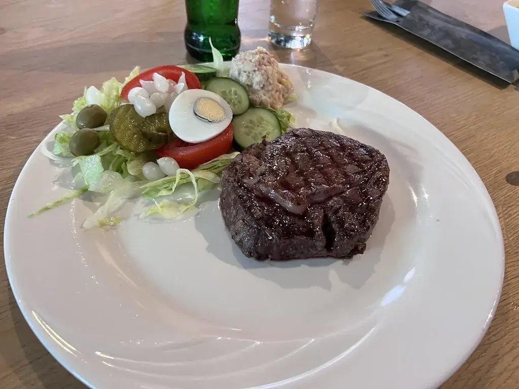 Hoà Trịnh_Steakhouse Joey_Hillegom_review