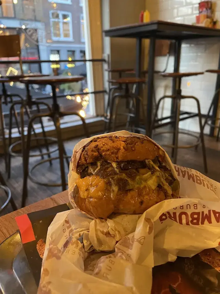 Nida özeçoğlu_Hamburg - Katendrecht_Rotterdam_review