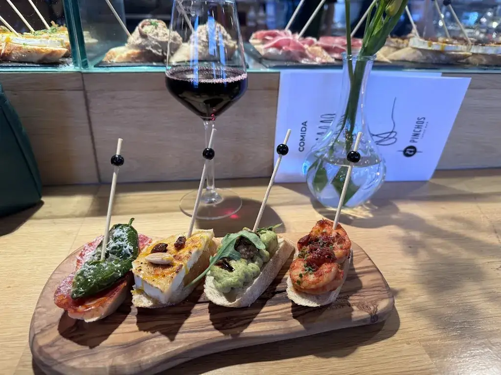 Suzy Shepherd_21 Pinchos Fenix I_Rotterdam_review