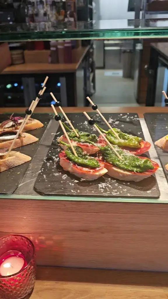21 Pinchos Fenix I_Rotterdam_slider_image_2
