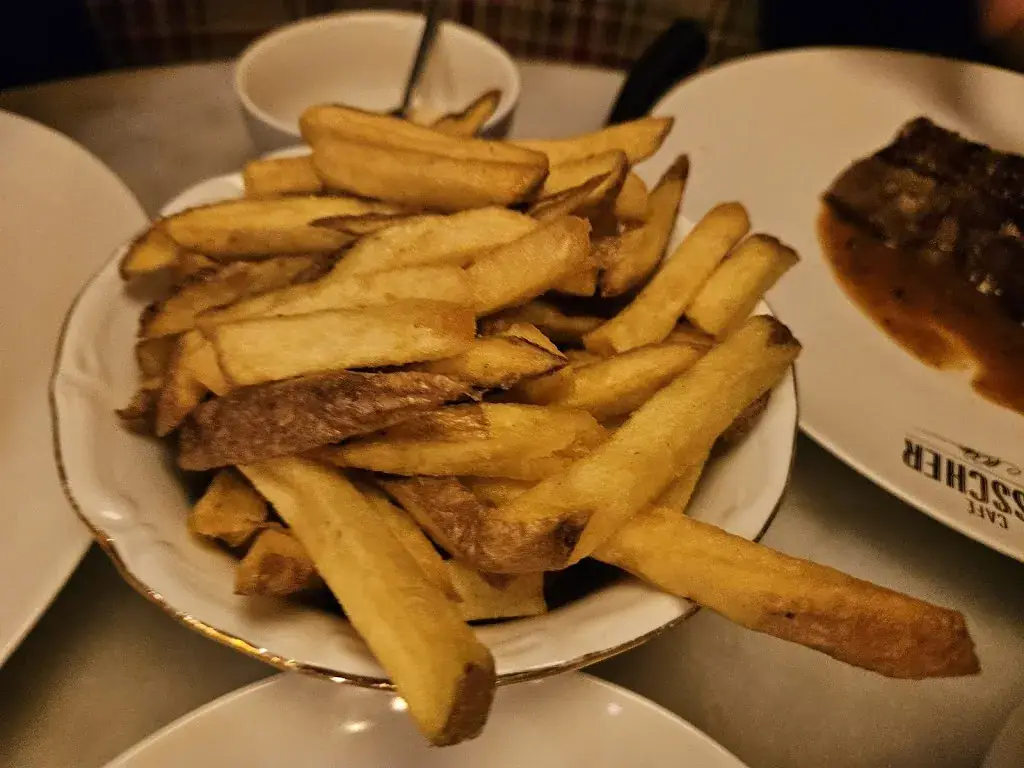 Jia Huang_Café Visscher_Leiden_review