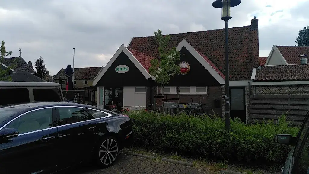 Pavel Sinitcyn_De Pleats_Woudsend_review