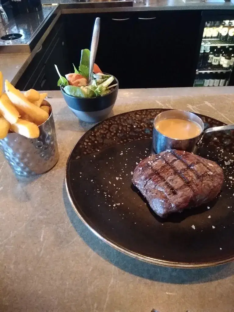 Mathi Farg_Grill-bar Ruig_Zee_review