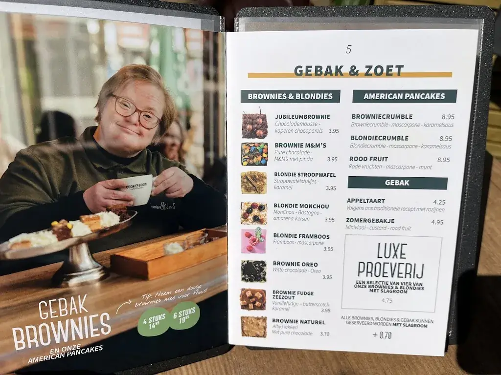 J H_Brownies & downieS Katwijk_Zee_review