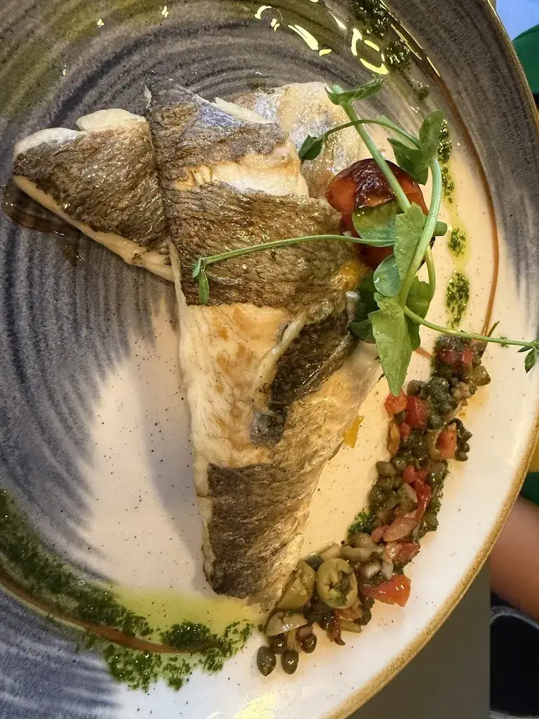 Adel Adventures_Schuitemaker Visrestaurant Voorstraat_Zee_review