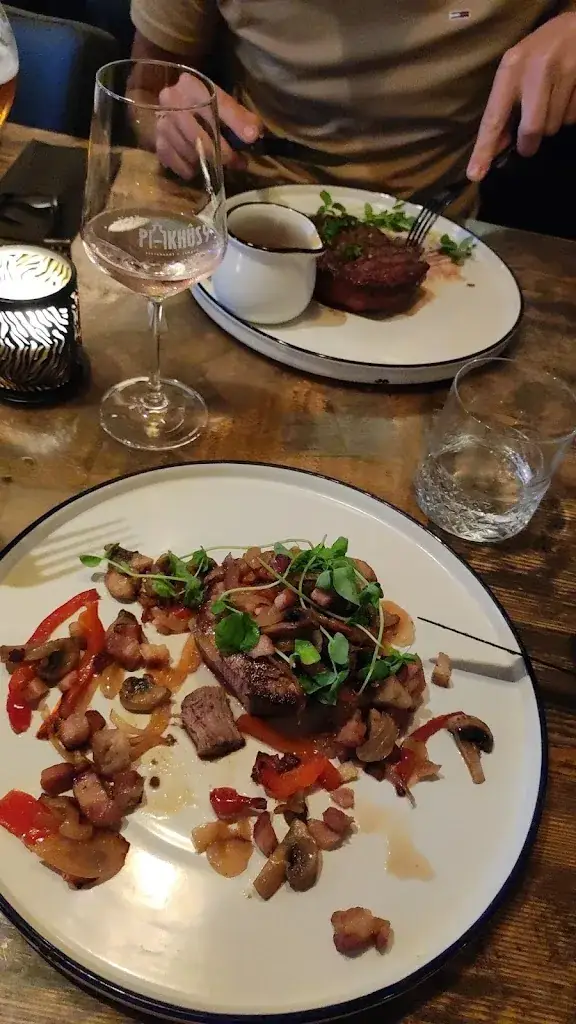 Renske Duindam_Pakhûs9_Lemmer_review