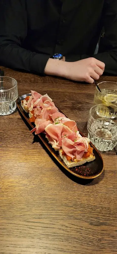 Marie Bourguin_The local club🍷_Gorinchem_review