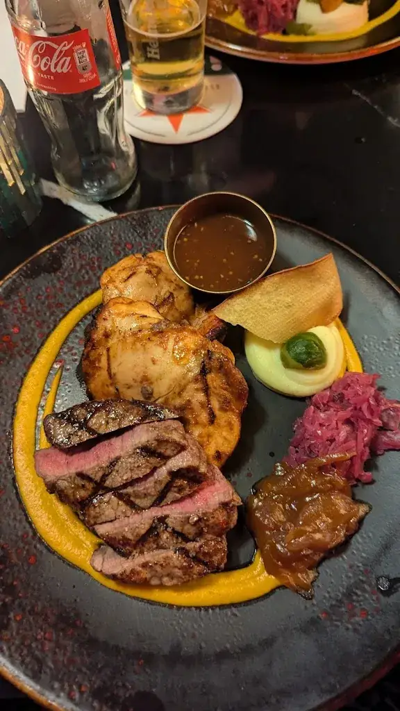 Hazel Boyle_The local club🍷_Gorinchem_review