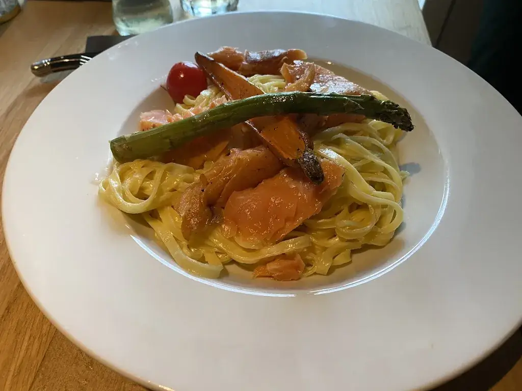 maheswari tribhuana_De Mallemok_Sloten_avis